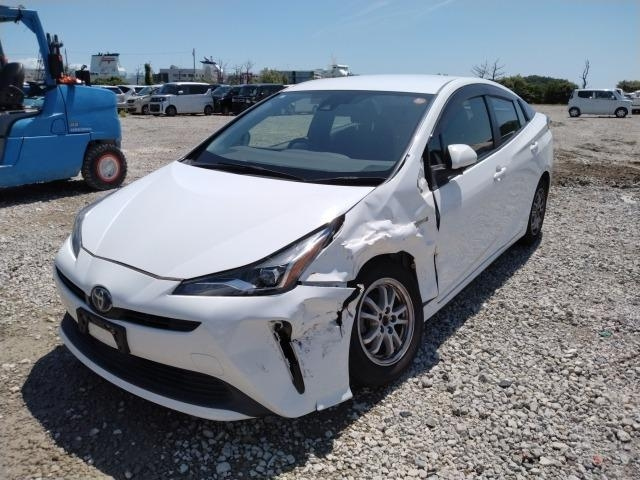 TOYOTA PRIUS — фото
