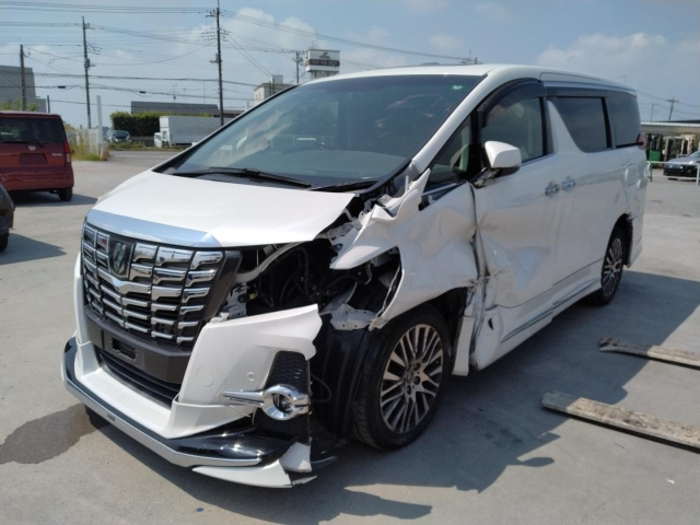 TOYOTA ALPHARD — фото