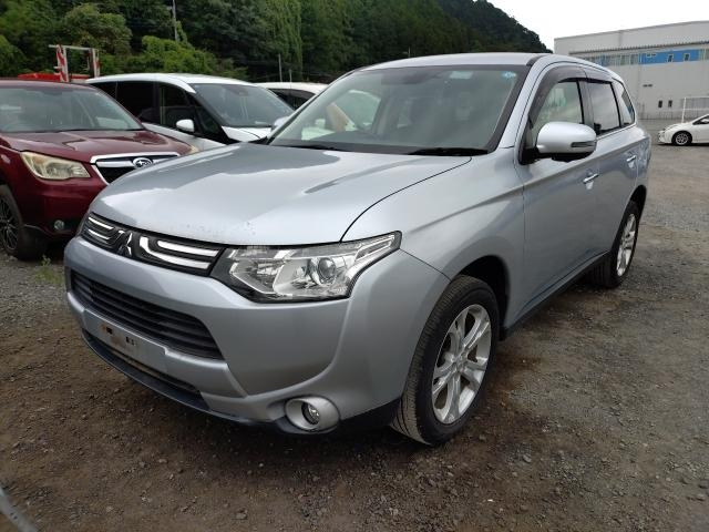MITSUBISHI OUTLANDER — фото
