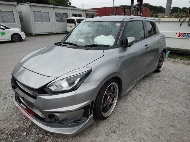 SUZUKI SWIFT — фото