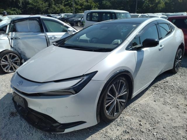 TOYOTA PRIUS — фото