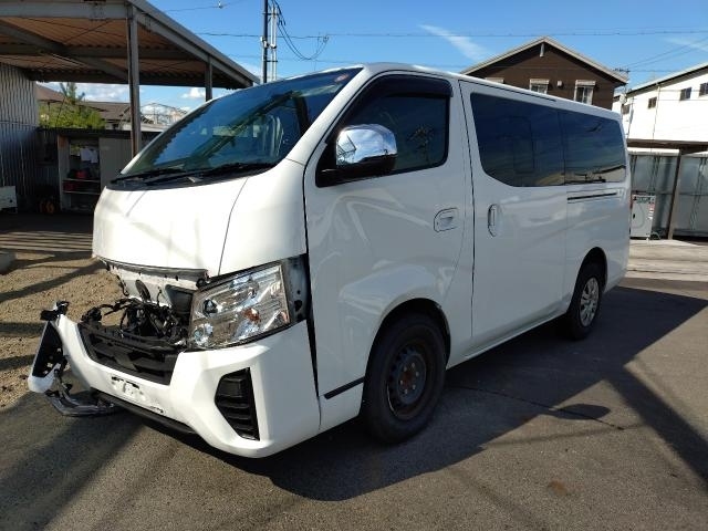 NISSAN CARAVAN — фото