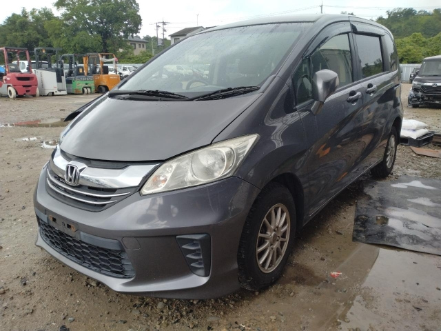 HONDA FREED — фото