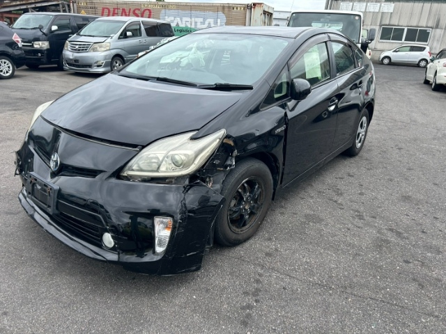 TOYOTA PRIUS — фото