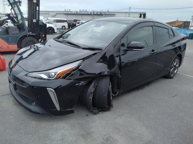 TOYOTA PRIUS — фото