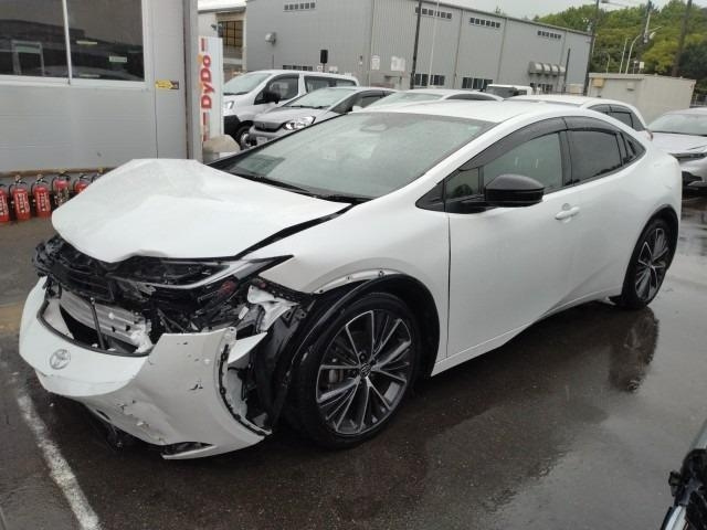 TOYOTA PRIUS — фото