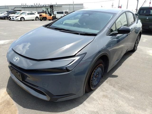 TOYOTA PRIUS — фото