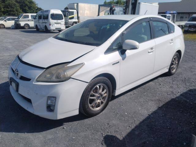 TOYOTA PRIUS — фото