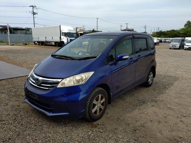 HONDA FREED — фото