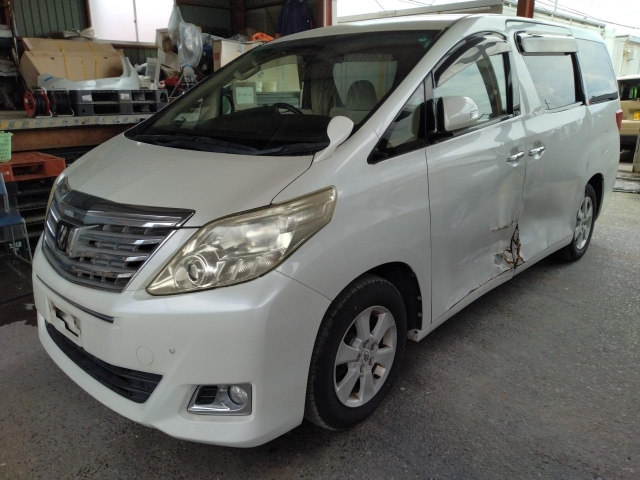 TOYOTA ALPHARD — фото