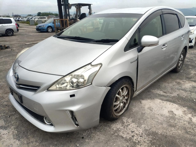 TOYOTA PRIUS — фото