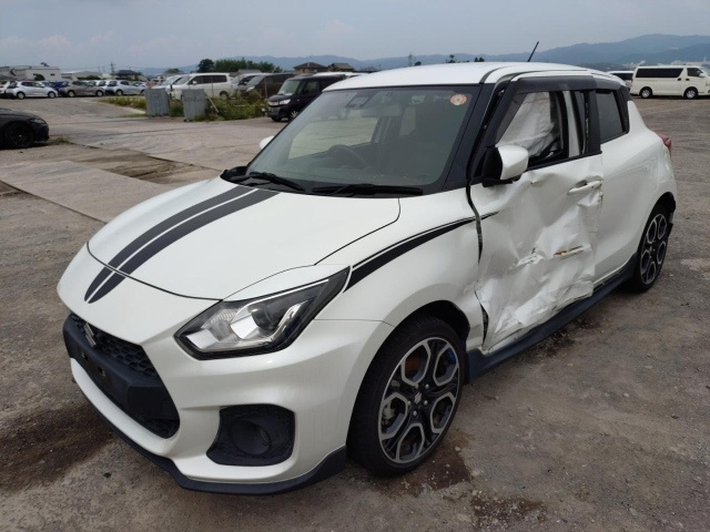 SUZUKI SWIFT — фото