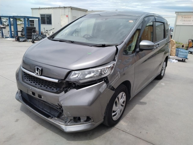HONDA FREED — фото