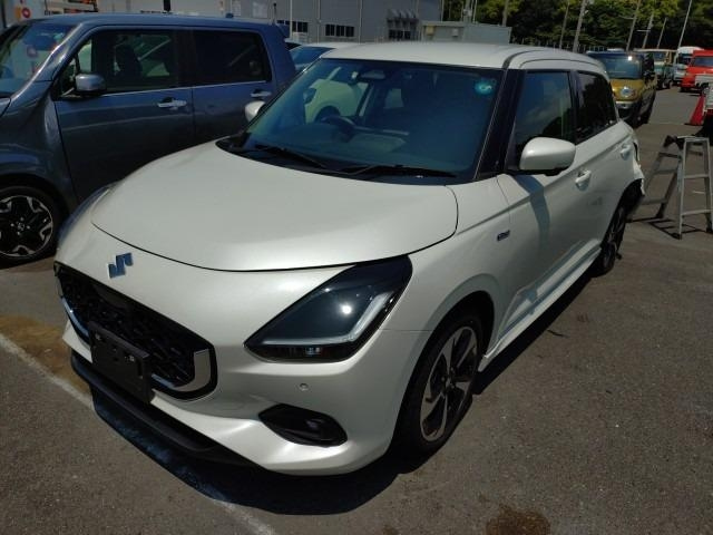 SUZUKI SWIFT — фото