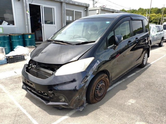 HONDA FREED — фото
