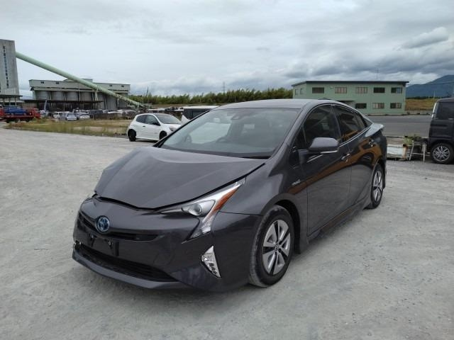 TOYOTA PRIUS — фото