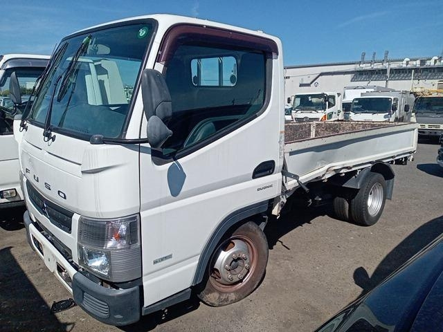 MITSUBISHI CANTER — фото