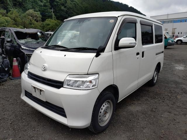 MAZDA BONGO — фото