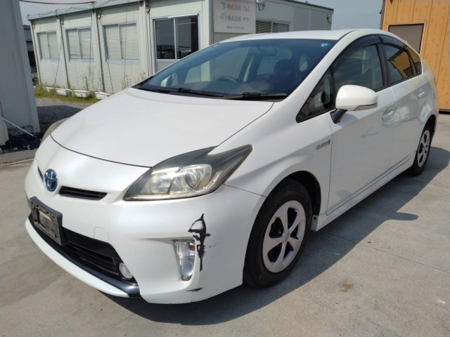 TOYOTA PRIUS — фото