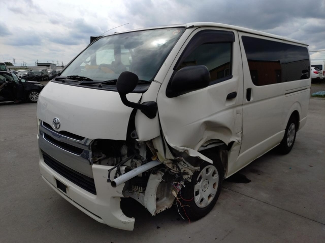 TOYOTA HIACE VAN