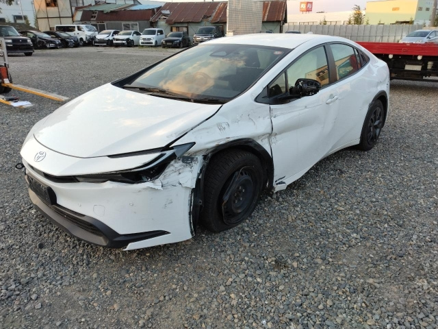 TOYOTA PRIUS — фото