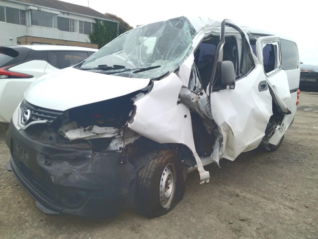 NISSAN NV200