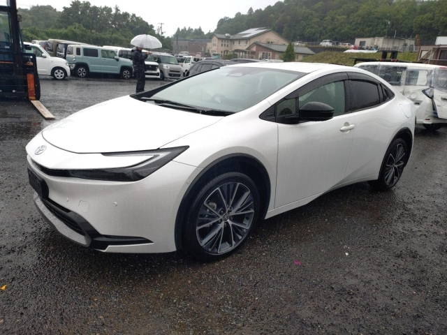 TOYOTA PRIUS — фото