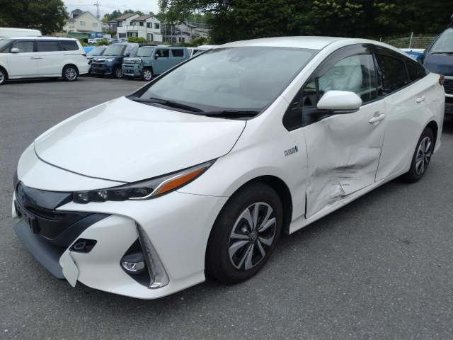 TOYOTA PRIUS — фото