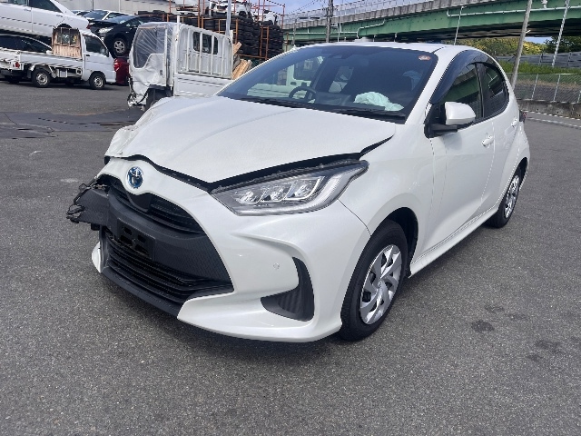 TOYOTA YARIS — фото