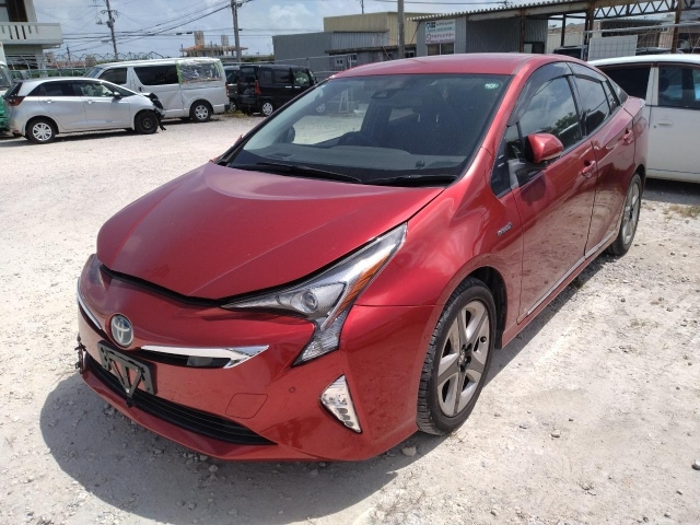 TOYOTA PRIUS — фото