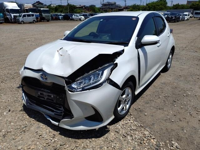 TOYOTA YARIS — фото