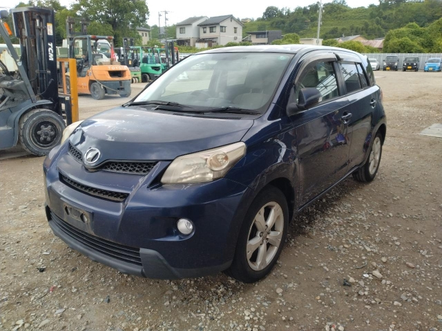 TOYOTA IST