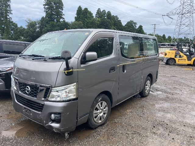 NISSAN CARAVAN — фото