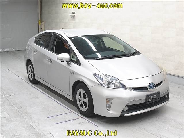 TOYOTA PRIUS — фото