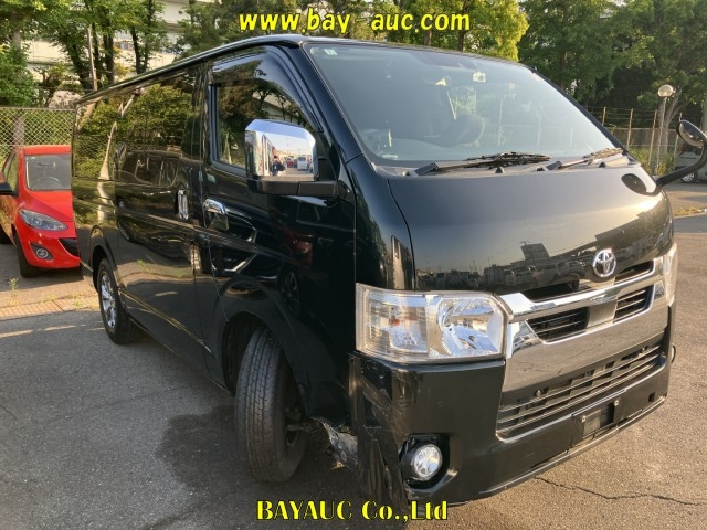 TOYOTA HIACE — фото