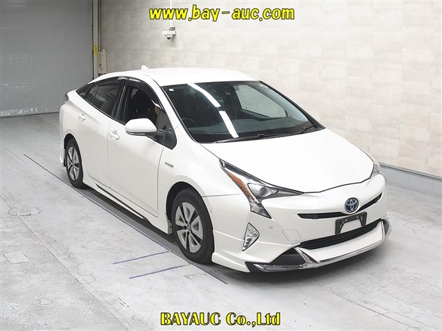 TOYOTA PRIUS — фото