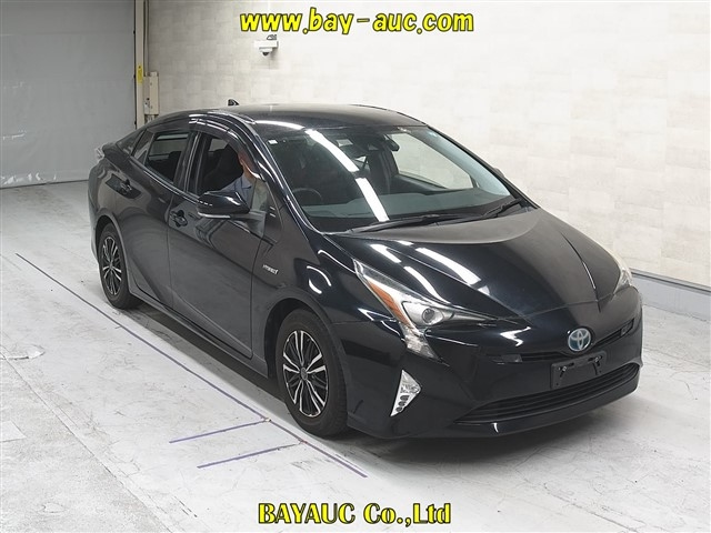 TOYOTA PRIUS — фото