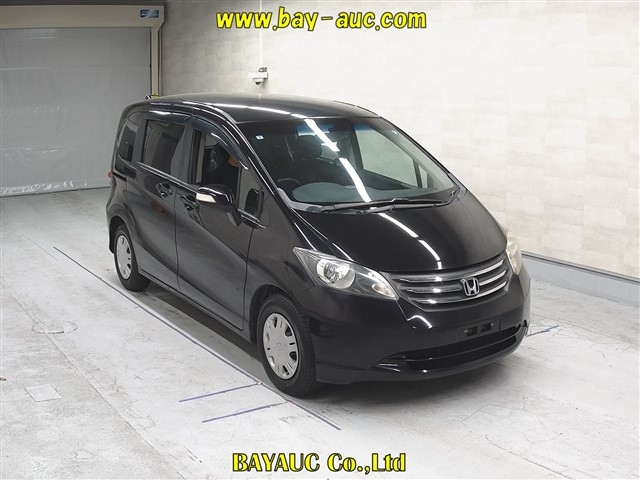 HONDA FREED — фото