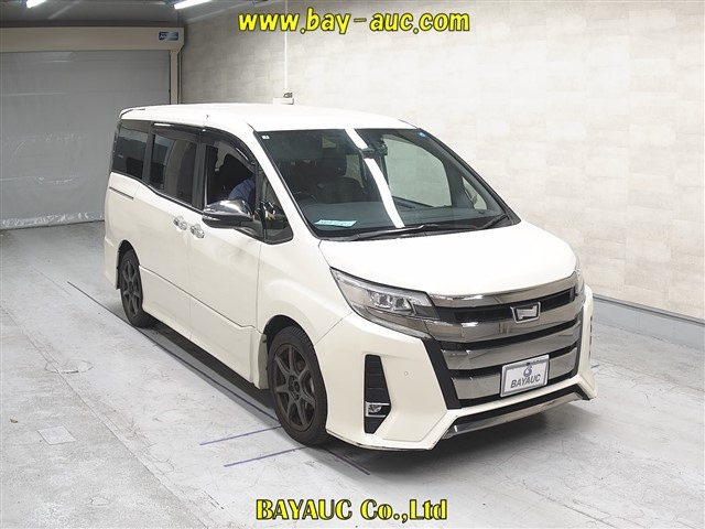 TOYOTA NOAH — фото