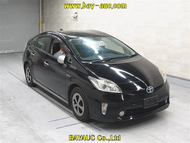 TOYOTA PRIUS — фото