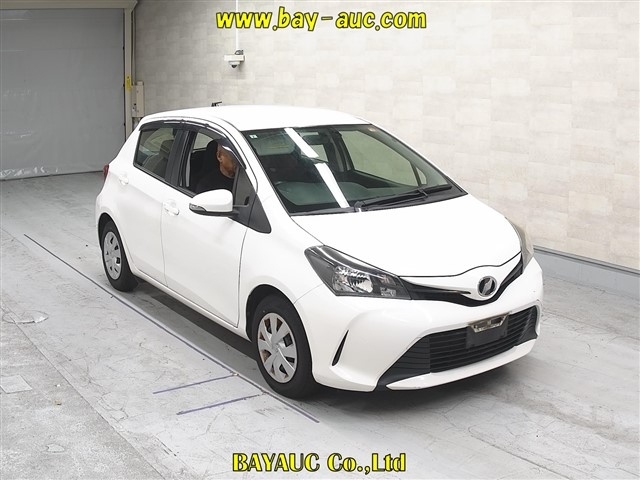 TOYOTA VITZ — фото