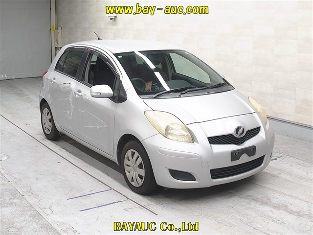TOYOTA VITZ — фото