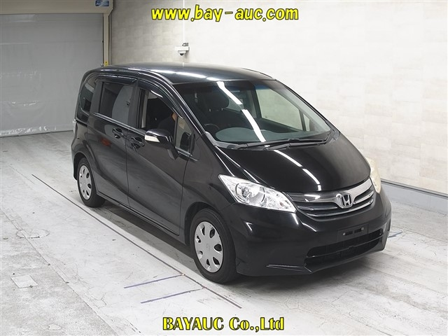 HONDA FREED — фото