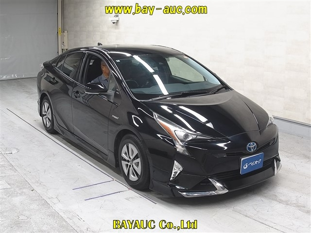 TOYOTA PRIUS — фото