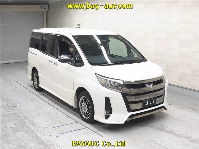 TOYOTA NOAH — фото