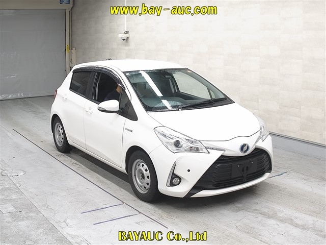 TOYOTA VITZ — фото