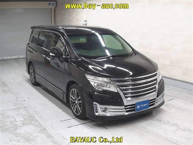 NISSAN ELGRAND — фото