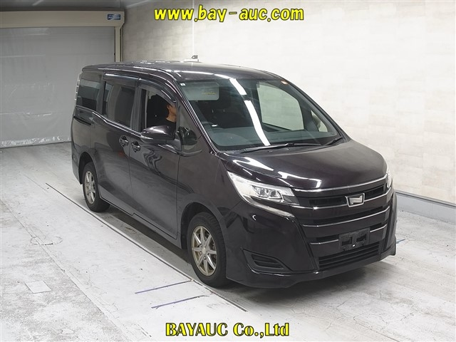 TOYOTA NOAH — фото