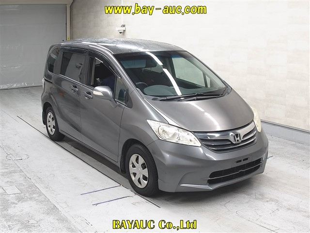 HONDA FREED — фото