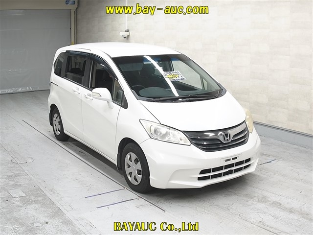 HONDA FREED — фото
